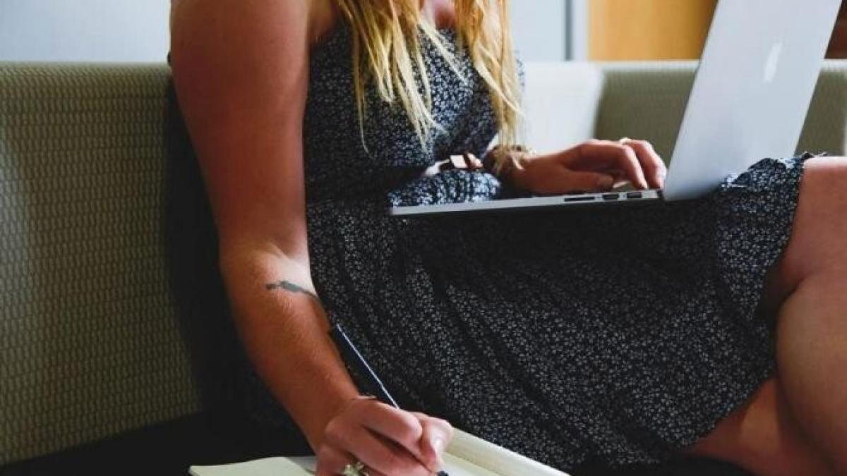 angajati-sedinte-actualizari-pixabay_07635400