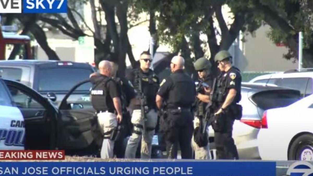 mai-multe-persoane-impuscate-mortal-intr-un-atac-armat-la-san-jose--california_21050600