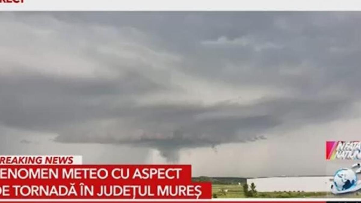 furtuna-cu-aspect-de-tornada_52728200