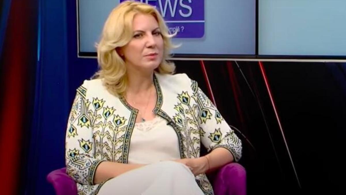 cristina_chiriac_flori_de_ie_34781400