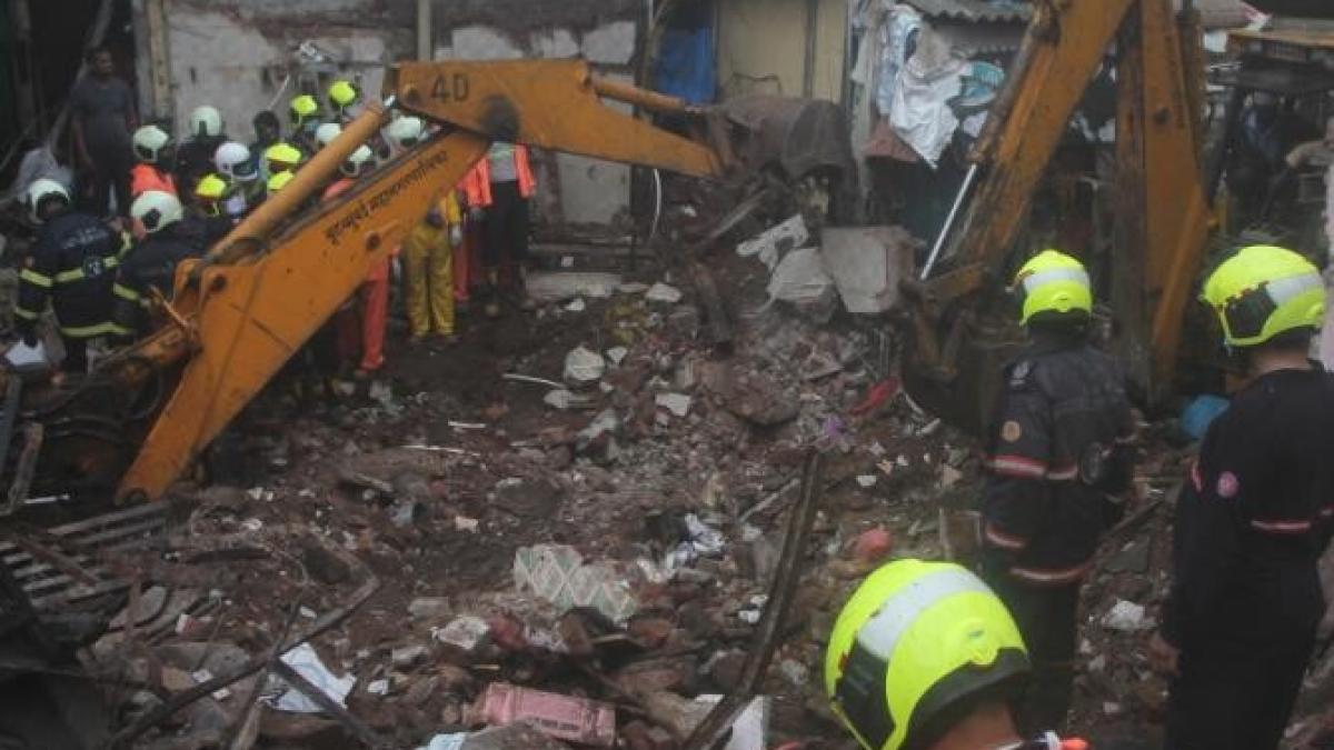 tragedie-in-india--dupa-ce-o-cladire-s-a-prabusit--11-persoane-au-murit_95368800