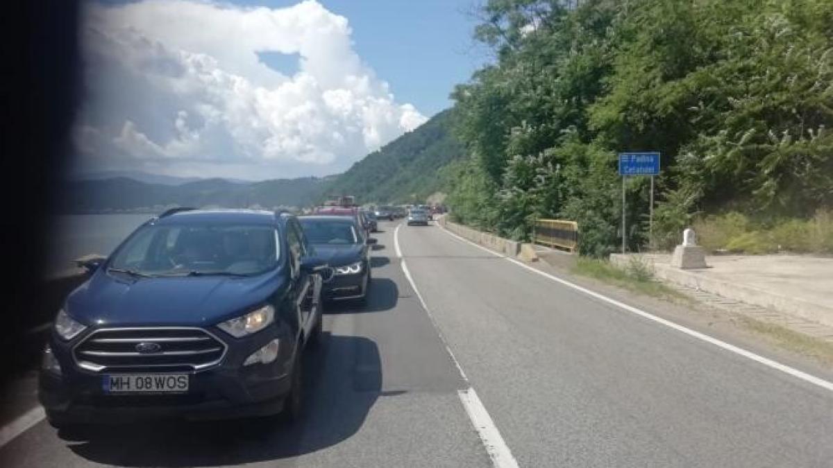 bataie-de-joc-in-minivacanta--distanta-intre-orsova-si-turnu-severin--intr-o-ora-si-jumatate--nervi-si-trafic-blocat_67965500