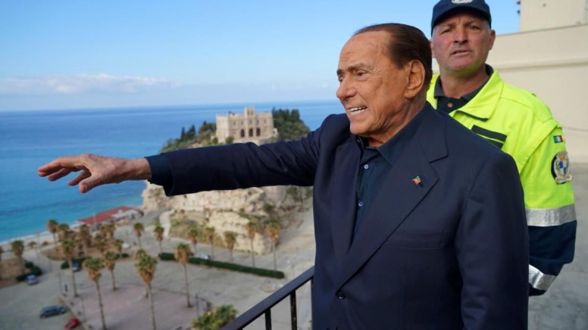 berlusconi-84-de-ani-pregateste-o-surpriza-in-politica-medicii-care-ma-trateaza-nu-mi-permit-deocamdata-sa-particip_45252700