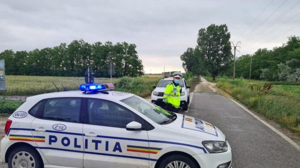 drumuri-blocate-iprc-ccprc-82n-continuare-iprc-ccprc-82n-vrancea-din-cauza-inundatprc-ccprc-a6iilor-puternice_90612000