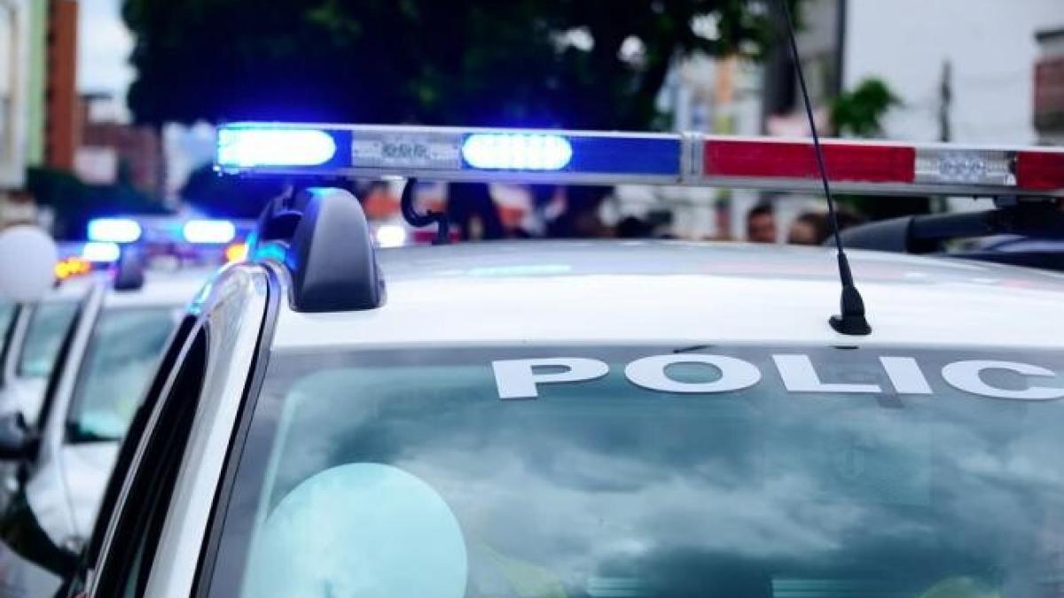 invitatprc-ccprc-a6ii-la-un-botez-au-fost-amenintprc-ccprc-a7atprc-ccprc-a7i-cu-pistolul--douaprc-ccprc-86-persoane-retprc-ccprc-a7inute-de-politprc-ccprc-a7isprc-ccprc-a7ti_23228300