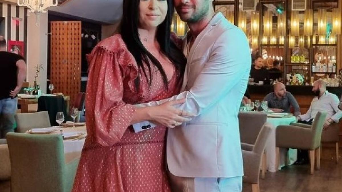 oana-roman-si-marius-elisei--sarut-pasional--sunt-din-nou-impreuna--anunt-oficial_15344600