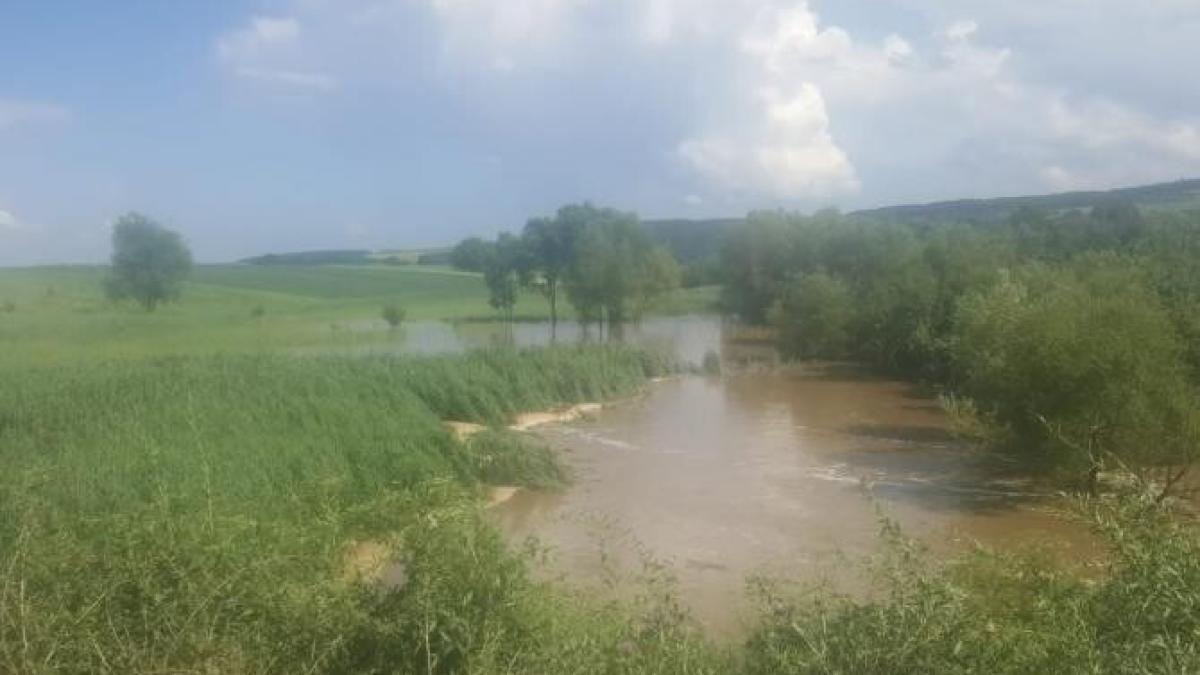 s-a-rupt-un-dig-iprc-ccprc-82n-judetprc-ccprc-a6ul-neamtprc-ccprc-a6--risc-mare-de-inundatprc-ccprc-a6ii-_83377700