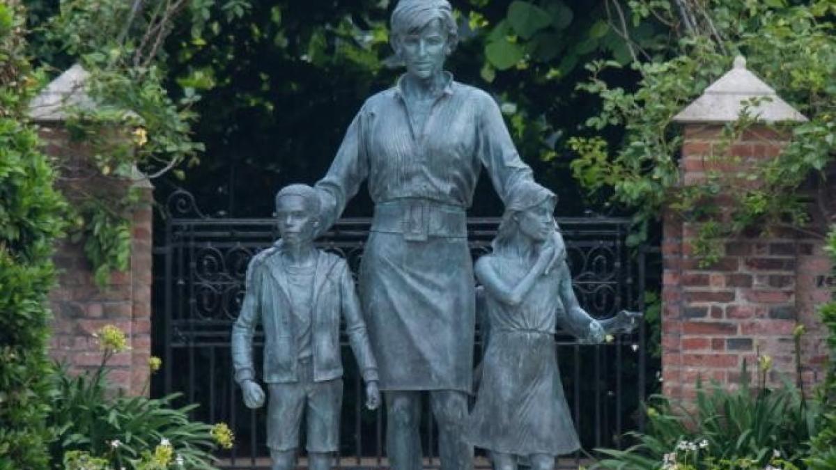 statuie_printesa_diana_fara_viata_28264800