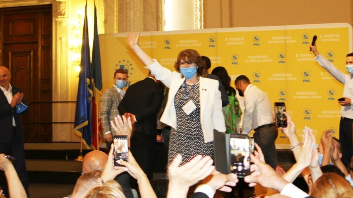 monica-anisie-zgarie_85249100