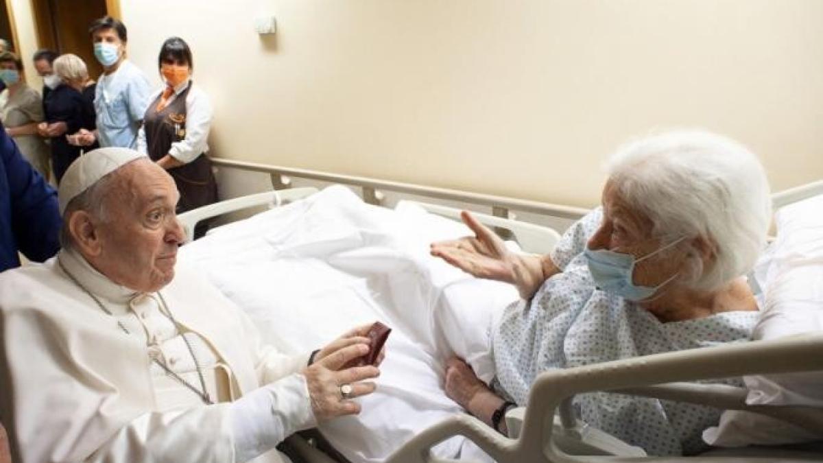 papa-francisc-spital_44079400