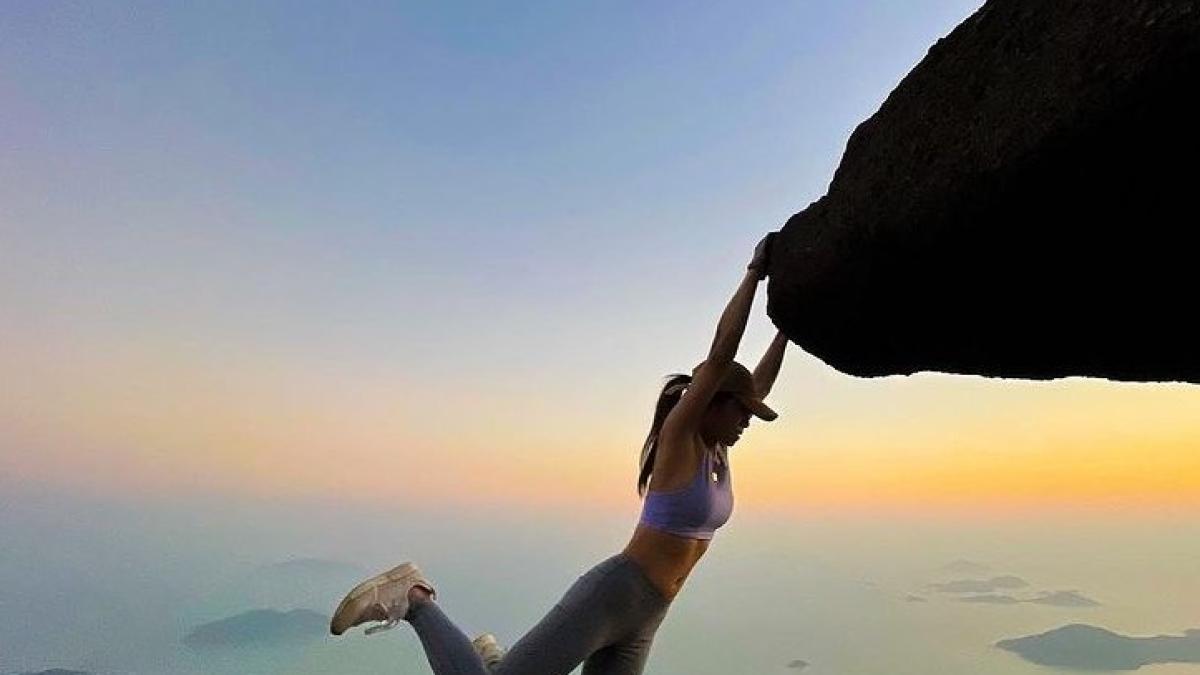 influencerita-celebra--moarta--a-cazut-in-gol-in-timp-ce-si-facea-poze-la-o-cascada_34004900