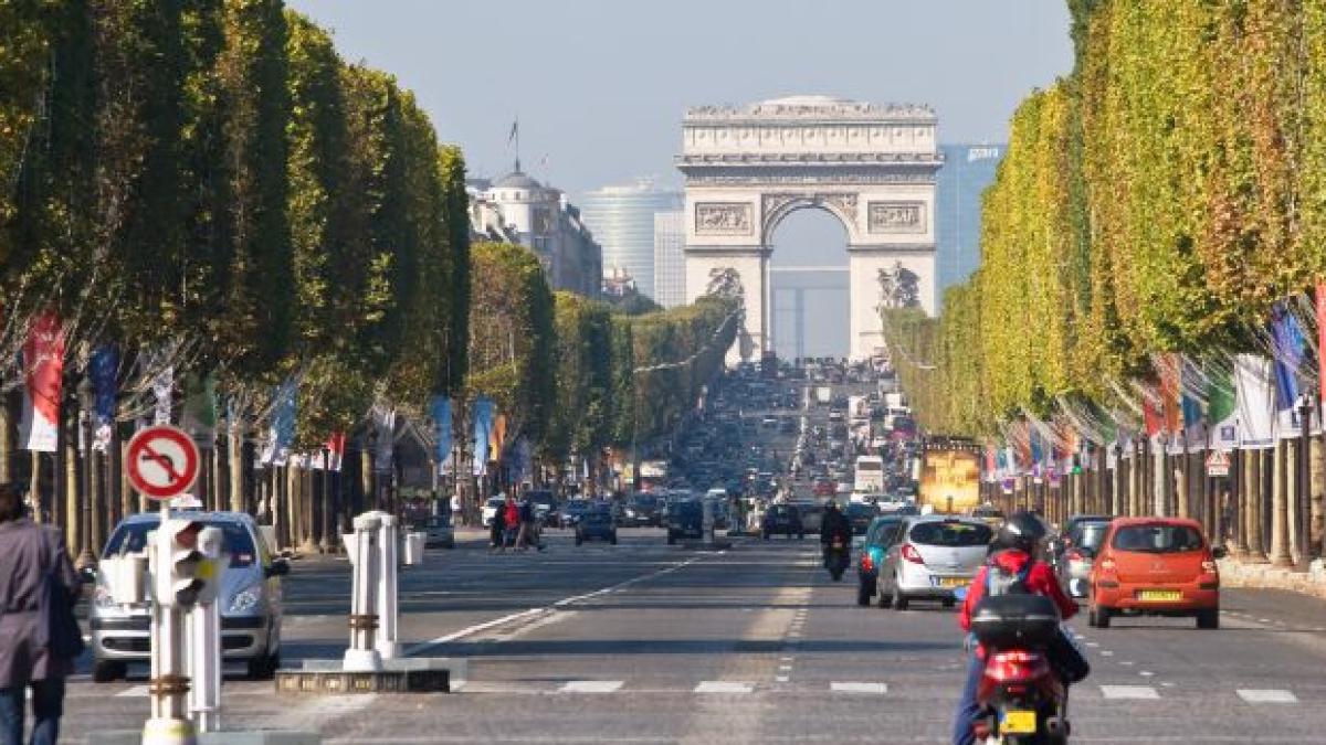 franta-marcheaza-din-nou-ziua-nationala-cu-o-parada-militara-pe-champs-elysees--in-pofida-amenintarii-variantei-delta_66733100