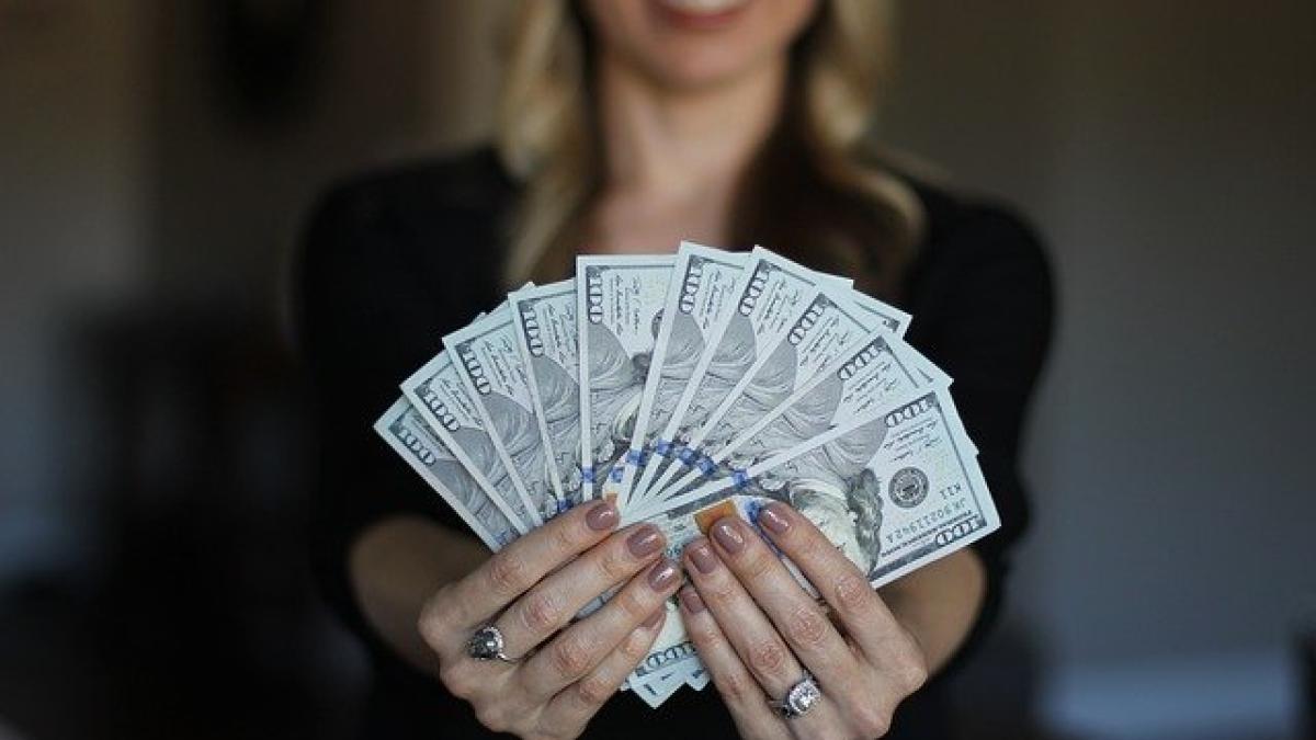 sagetator-bani-investitii_20556200