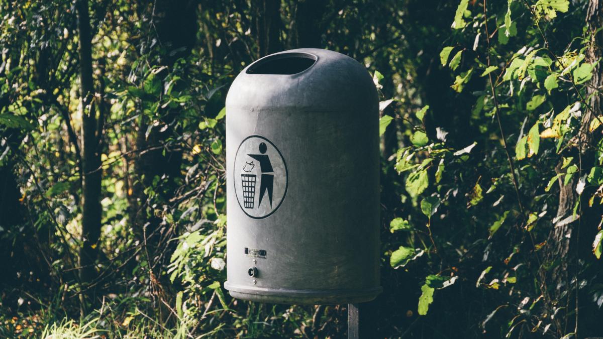 cos_gunoi_pexels_60737100