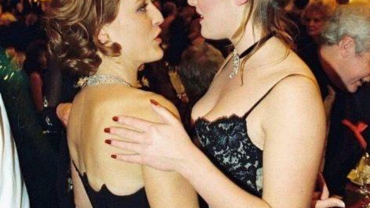 gillian-anderson_31040600