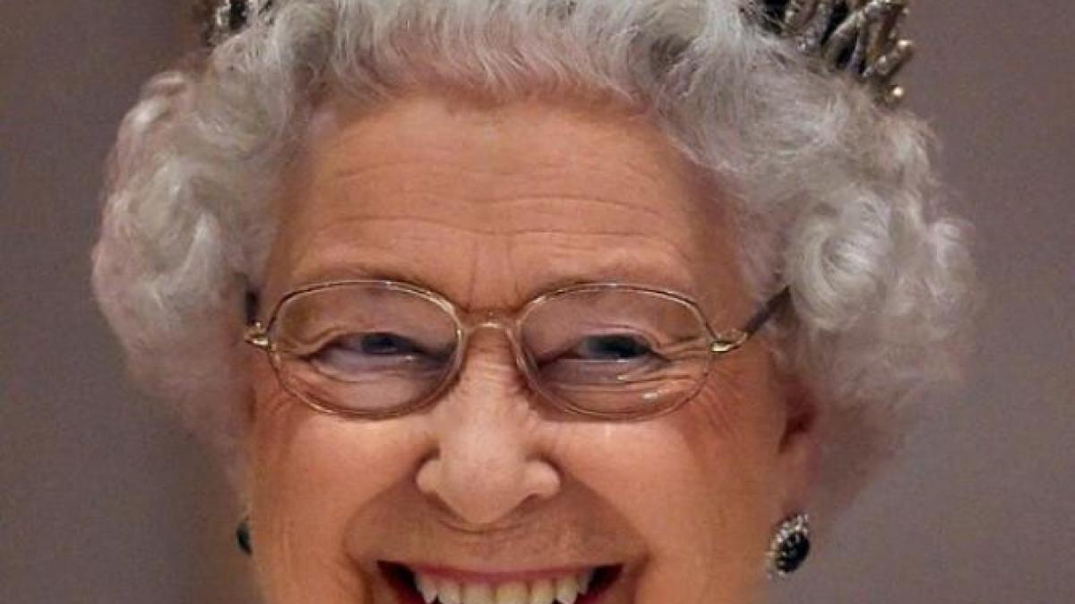 regina-elisabeta--prinsa-la-volan--la-95-de-ani--cum-este-posibil-si-de-ce-nu-are-permis_66074300