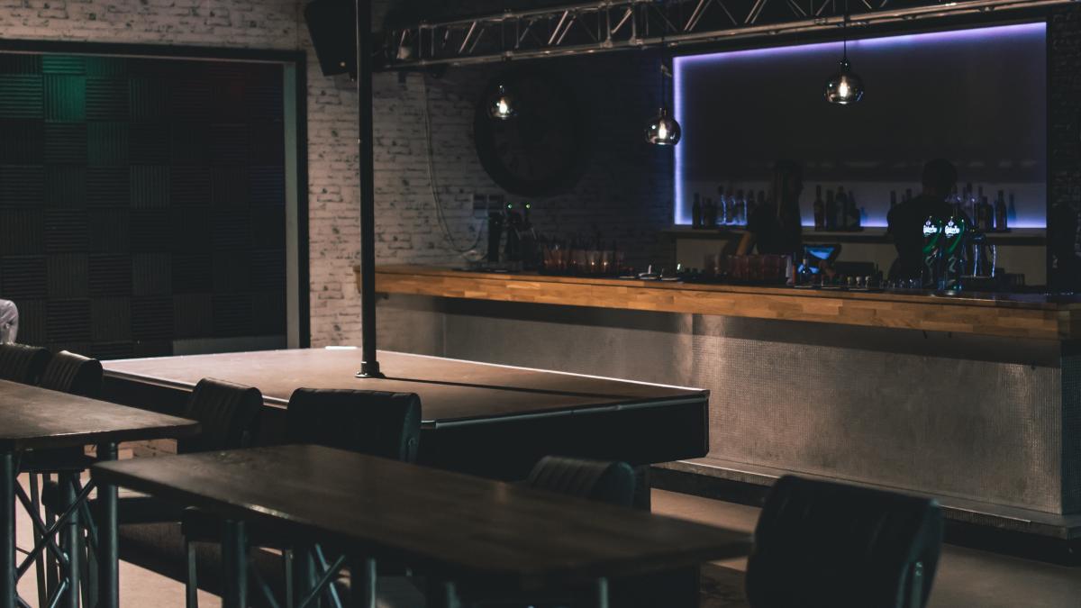 bar_pexels_47828300