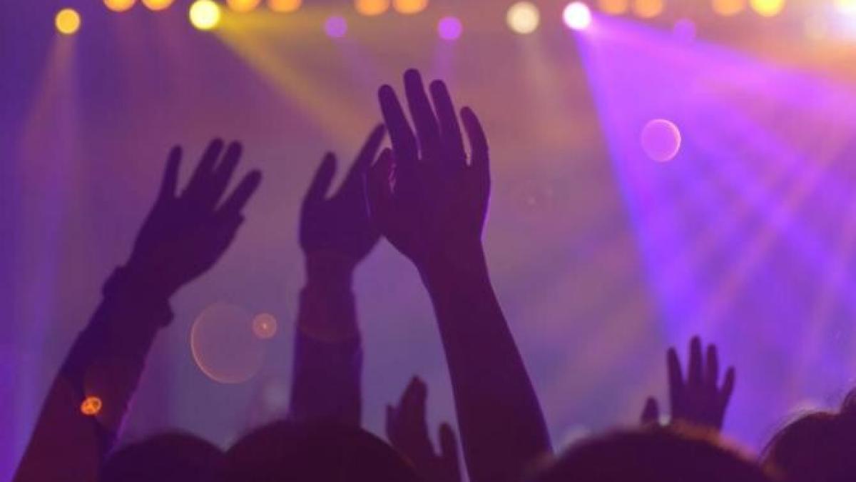 cluburi_vaccin_coronavirus_marea_britanie_foto_pexels_54667500