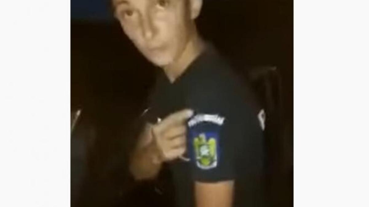 un-tanar-se-dadea-politist_37591700