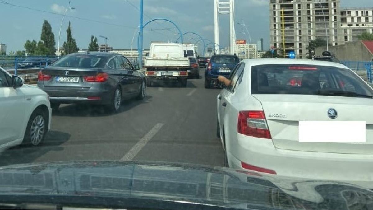 blocaj-in-traficul-din-bucuresti--chirieac-uriasa-parcare-in-nordul-capitalei-tache--autodenunt_76415900