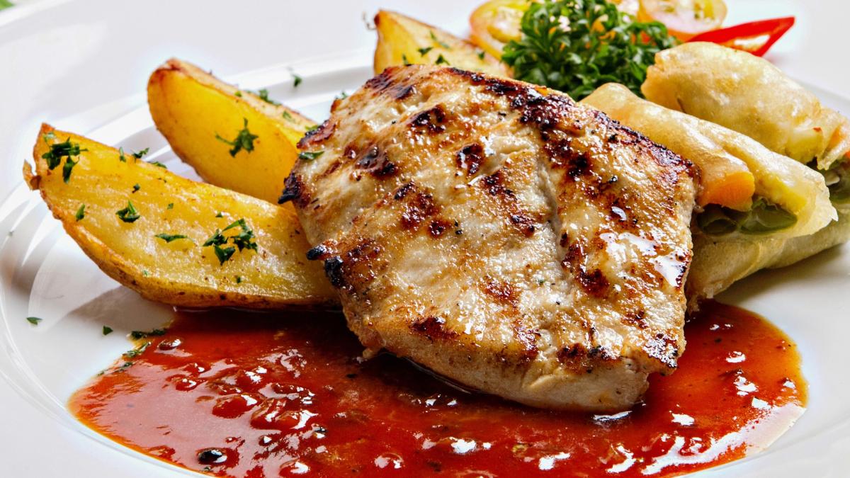 cum-faci-sa-nu-ti-iasa-pieptul-de-pui-uscat--asa-va-fi-suculent_85793800