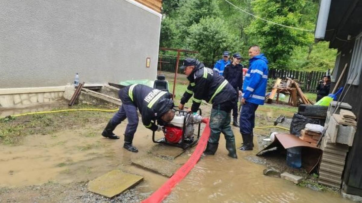 inundatprc-ccprc-a6ii-iprc-ccprc-82n-romaprc-ccprc-82nia--36-localitaprc-ccprc-86tprc-ccprc-a6i-afectate--persoane-izolate_17592300