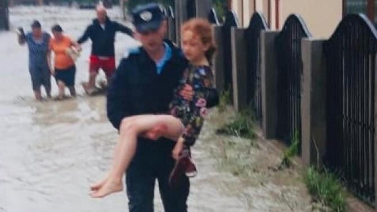 inundatprc-ccprc-a6ii-iprc-ccprc-82n-romaprc-ccprc-82nia--povestea-emotprc-ccprc-a6ionantaprc-ccprc-86-a-unei-imagini-de-la-o-viituraprc-ccprc-86-iprc-ccprc-82n-apuseni_91476600