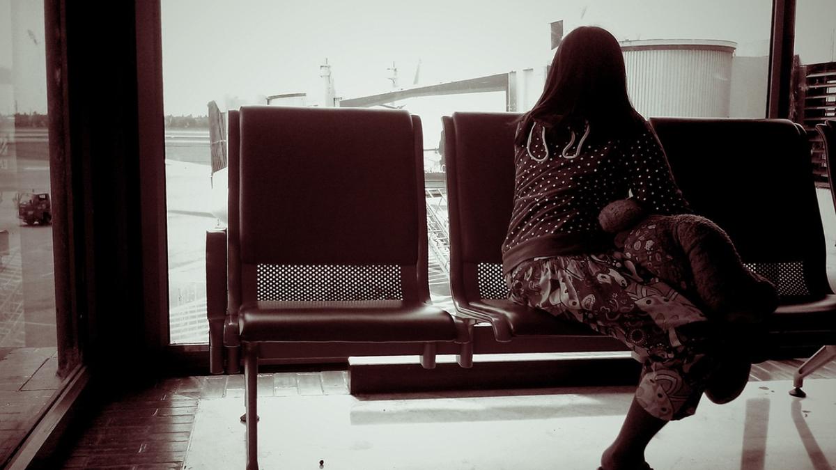 femeie_aeroport_pxb_45995000