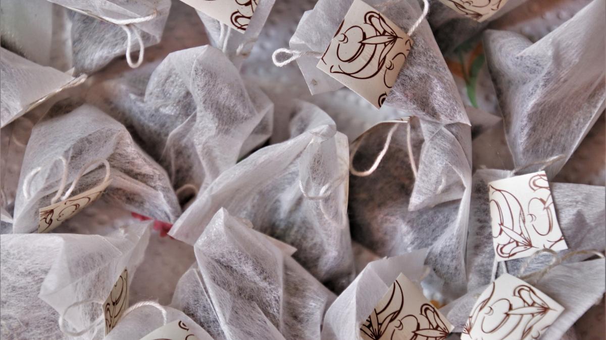 ce-se-intampla-daca-pui-un-pliculet-de-ceai-in-frigider--te-ajuta-mai-mult-decat-ai-fi-crezut_10903700