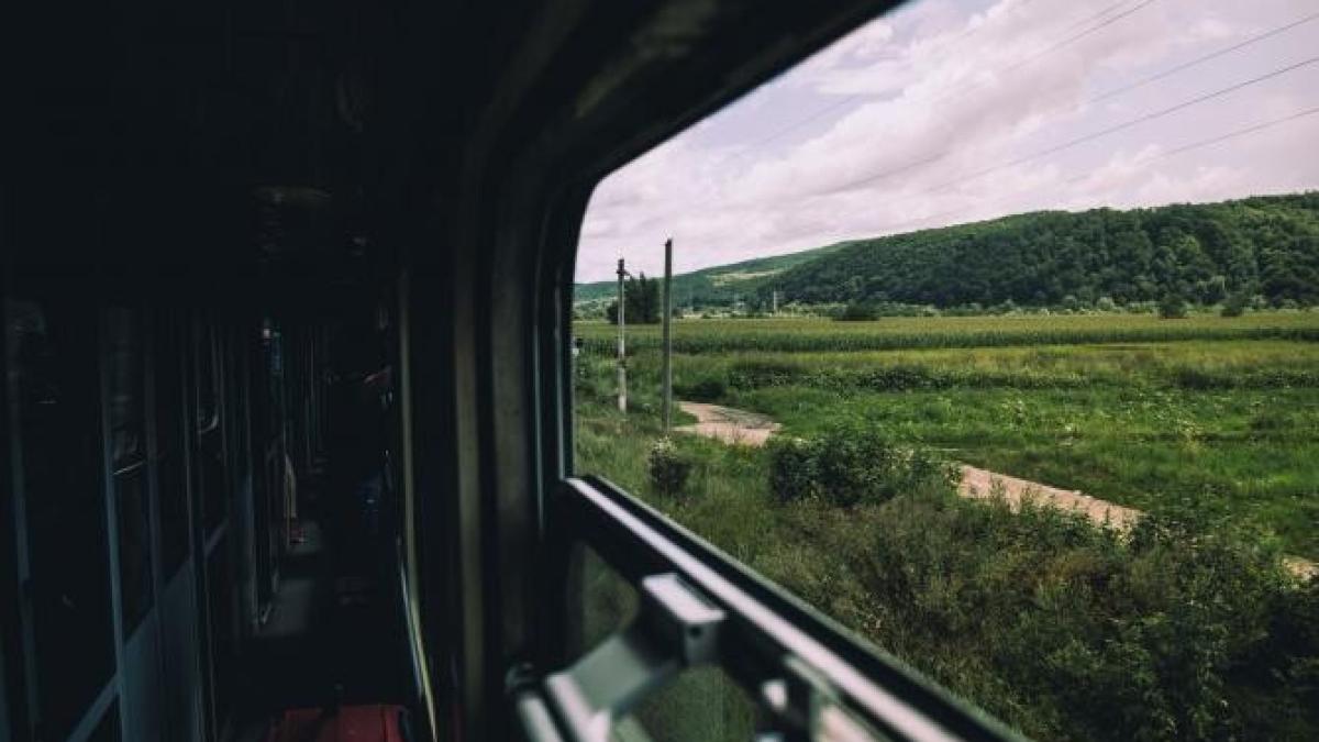 tren-fara-pasageri-pexels_81769000