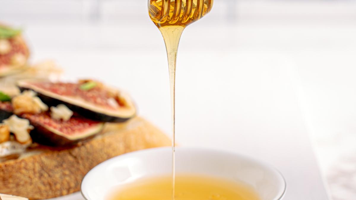 ce-se-intampla-daca-bei-apa-cu-miere-pe-stomacul-gol--efecte-extraordinare_48715100