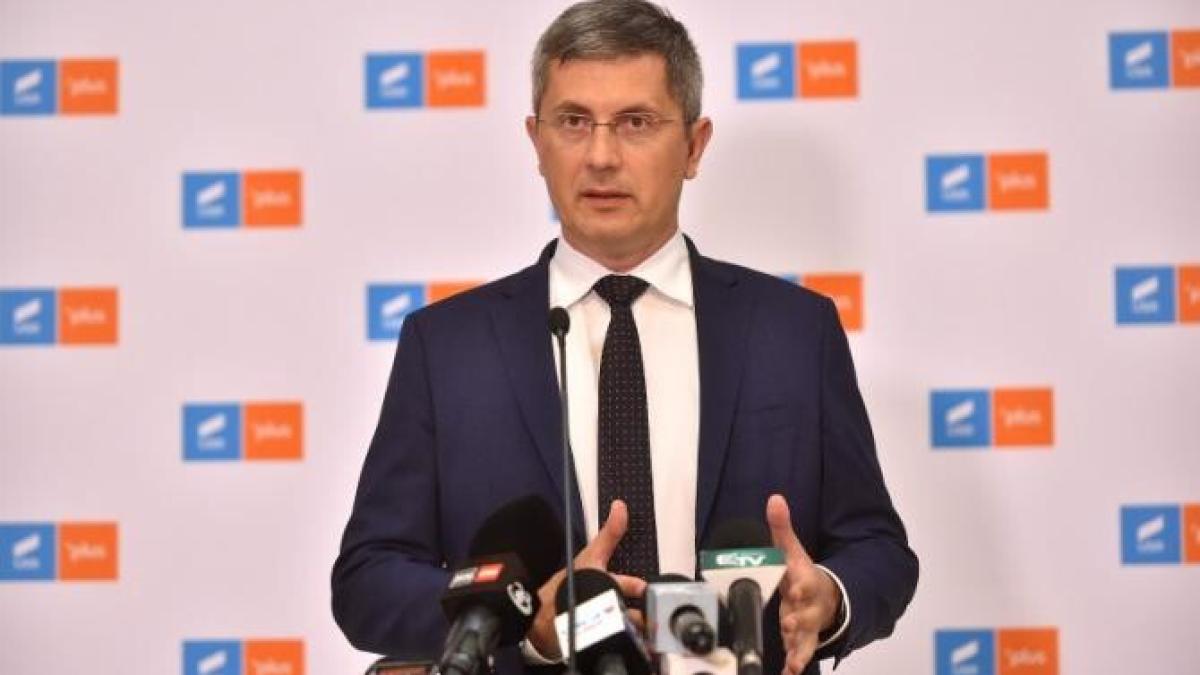 barna-insistaprc-ccprc-86-cu-interdictprc-ccprc-a6iile-pentru-nevaccinatprc-ccprc-a6i--bogdan-chirieac_49316400