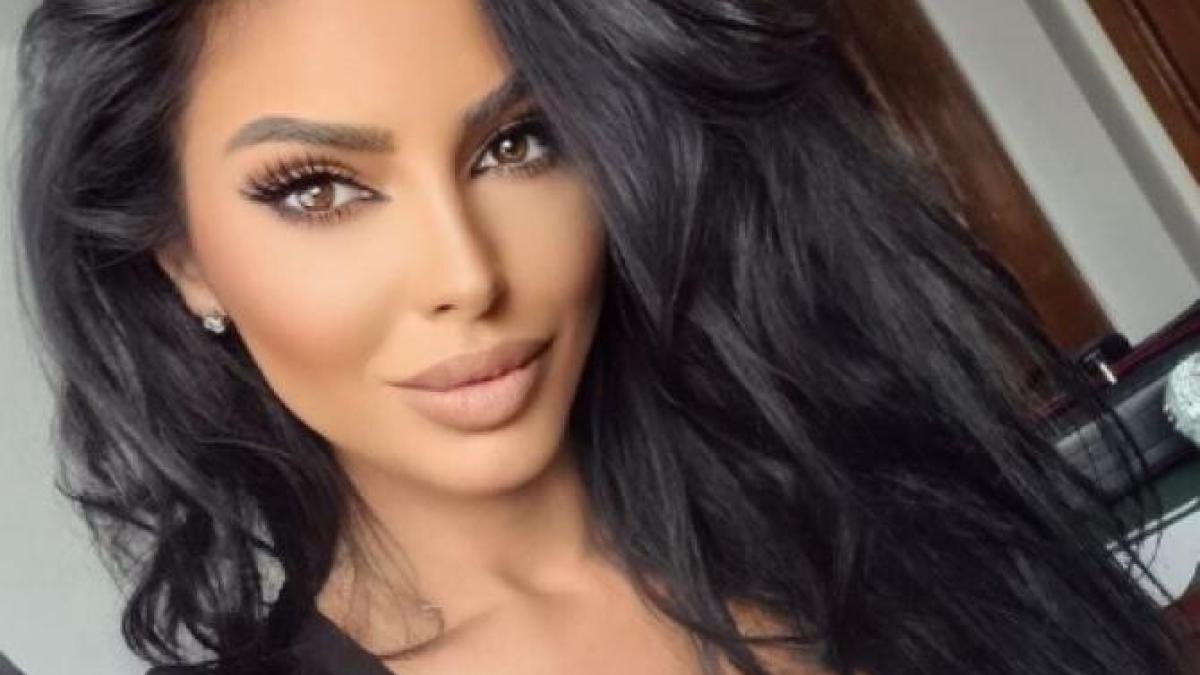 cine-este-raluca-paraschiv--dansatoarea-din-buric-angajata-in-compania-de-stat-transelectrica_17944500