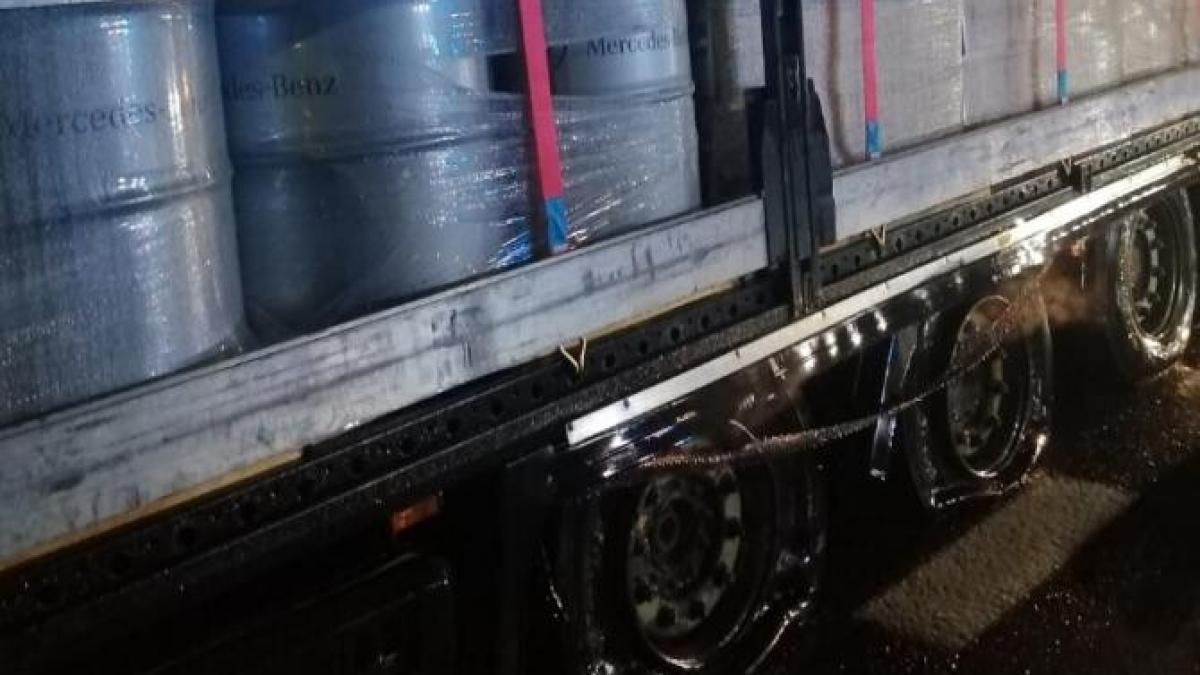 au-explodat-iprc-ccprc-82n-mers-cauciucurile-unui-camion-iprc-ccprc-82ncaprc-ccprc-86rcat-cu-40-de-tone_60601600