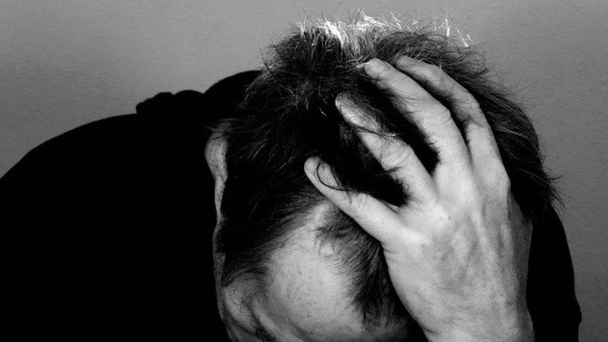 barbat-dus-cu-forta-la-psihiatrie_97328400