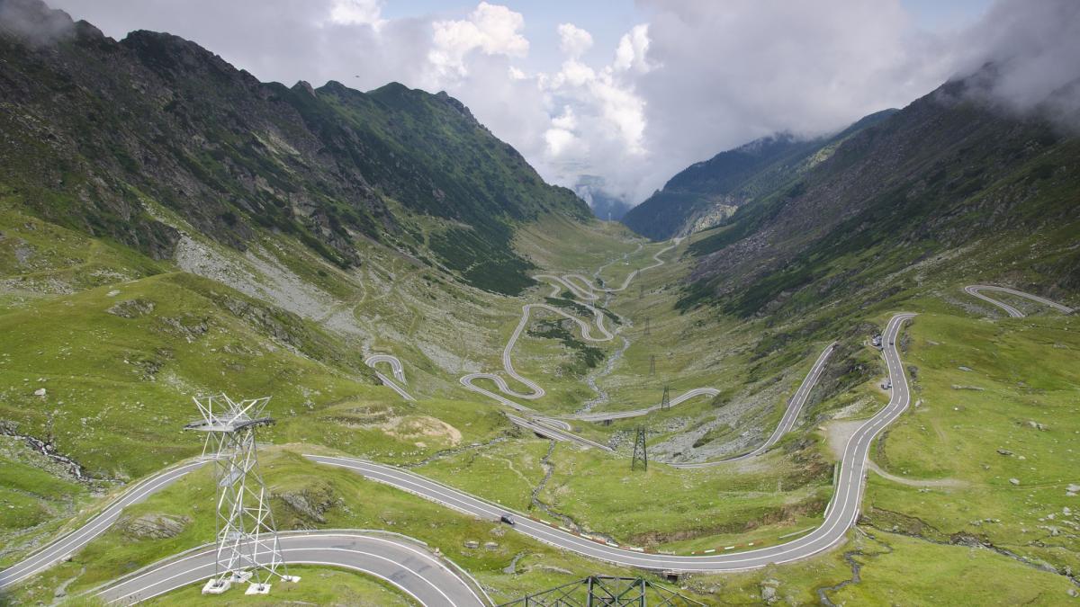 de-ce-s-a-construit--de-fapt--transfagarasanul--secretul-fricii-lui-ceausescu-record--l-a-facut-in-5-ani-in-loc-de-20_36398400