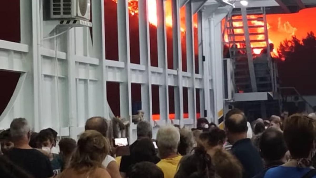 evia-feribot-incendii_89198300