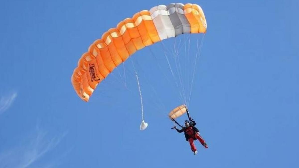 parasutist-prabusit_79657600