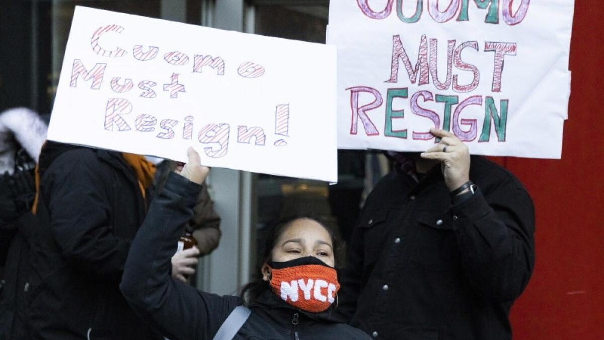 guvernatorul-new-yorkului--acuzat-ca-a-hartuit-mai-multe-femei--asistenta-sa-principala-isi-da-demisia_25294400