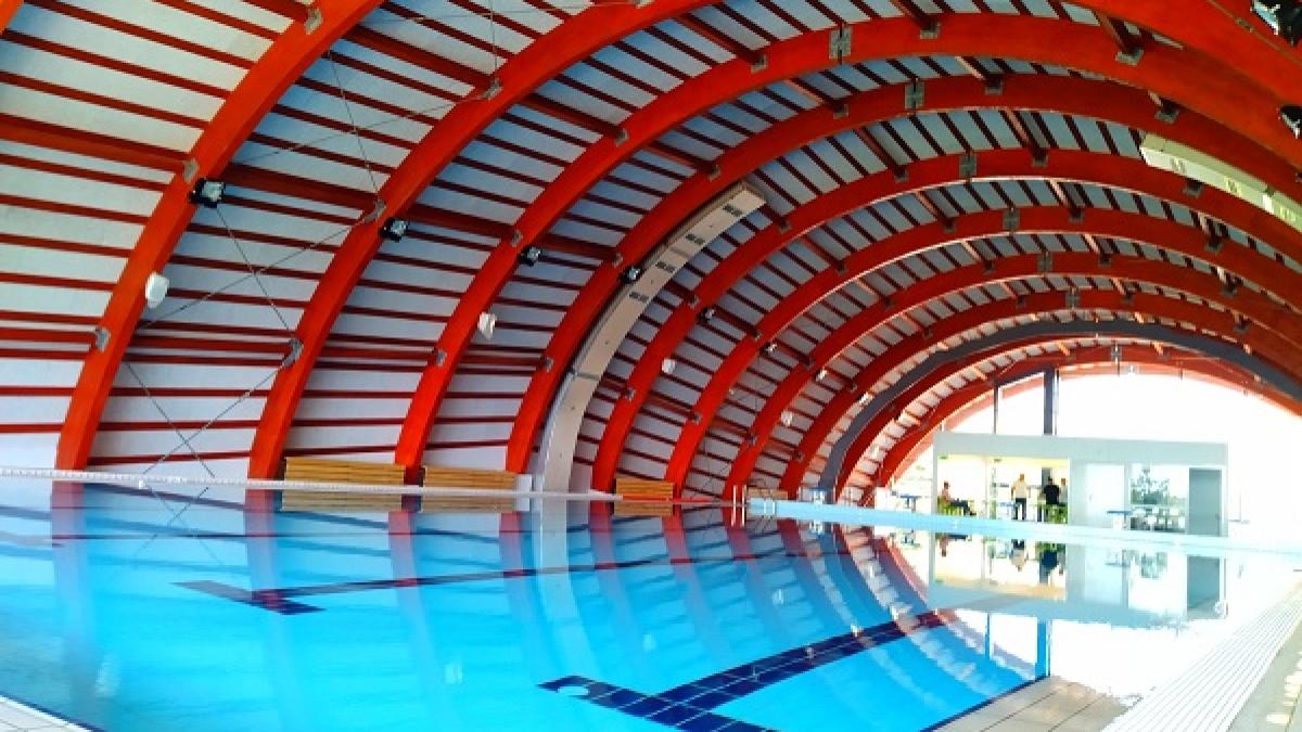 bazinul-didactic-de-inot-din-orasul-moreni-este-gata-o-investitie-publica-importanta-pentru-viitorul-copiilor-nostri_03000100