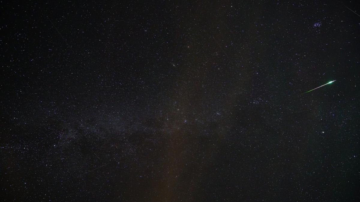 shooting-star-3603448_1920_17165500