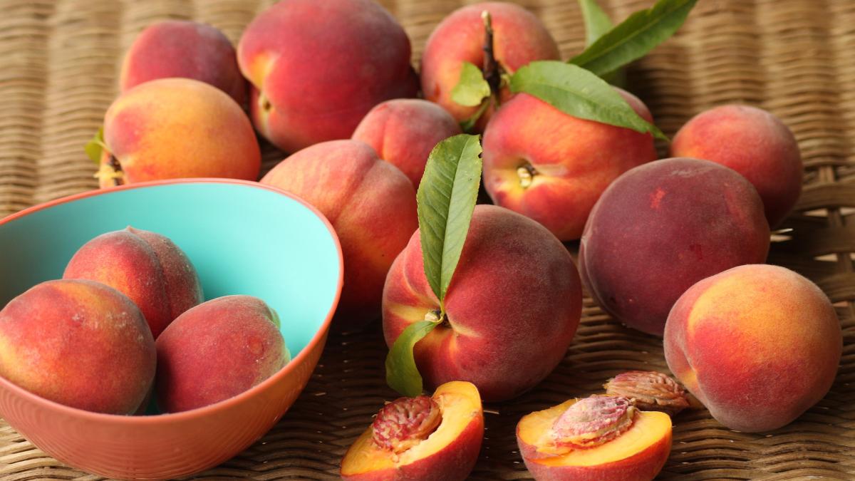 cum-faci-compot-de-piersici--reteta-simpla_22155700