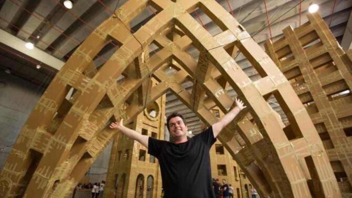 fits-2021--o-claprc-ccprc-86dire-de-20-de-metri--din-carton--va-fi-ridicataprc-ccprc-86-iprc-ccprc-82n-centrul-istoric-al-sibiului_79925900