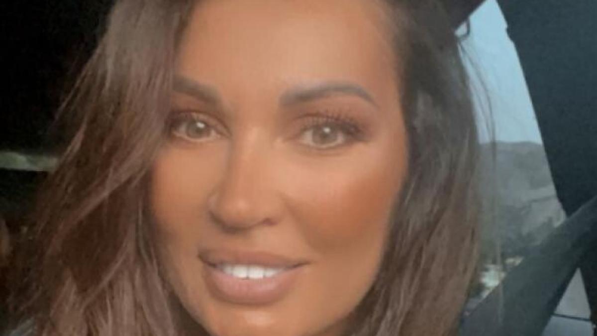 nicoleta-luciu--despre-infidelitatile-sotului-fetele-bune-au-gura-mai-mica--credeti-ma_29286200