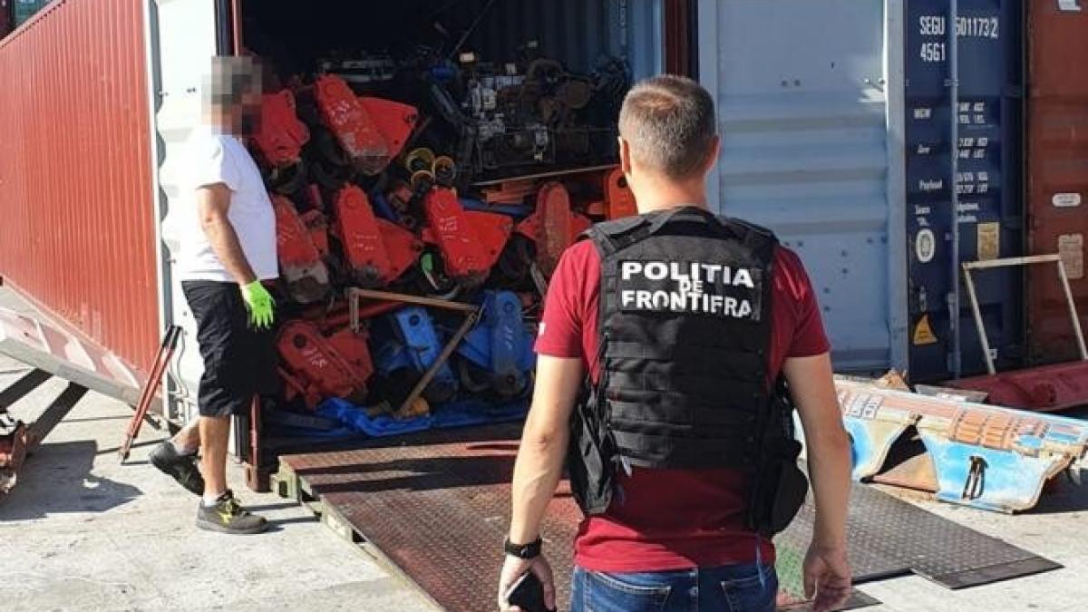 container-cu-9-tone-de-desprc-ccprc-a6euri--descoperit-iprc-ccprc-82n-portul-constantprc-ccprc-a7a-sud-agigea_92008200