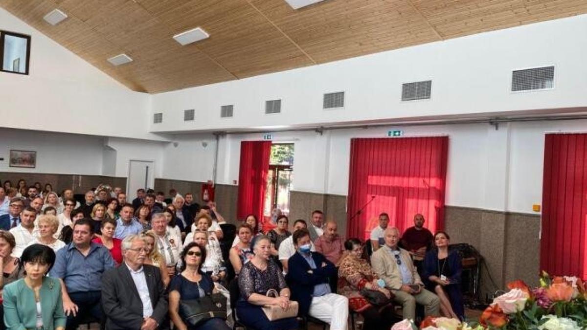 directorul-bcu-carol-i---cetaprc-ccprc-86tprc-ccprc-a6ean-de-onoare-dumbraprc-ccprc-86veni_98244400