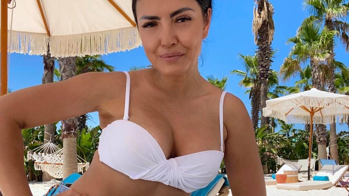 cum-a-reactionat-tatal-andreei-mantea--dupa-ce-a-pozat-in-playboy-a-innebunit-mi-a-trantit-ziarul-peste-ochi--esti-zero-mi-e-rusine-sa-merg-pe-strada_59519900