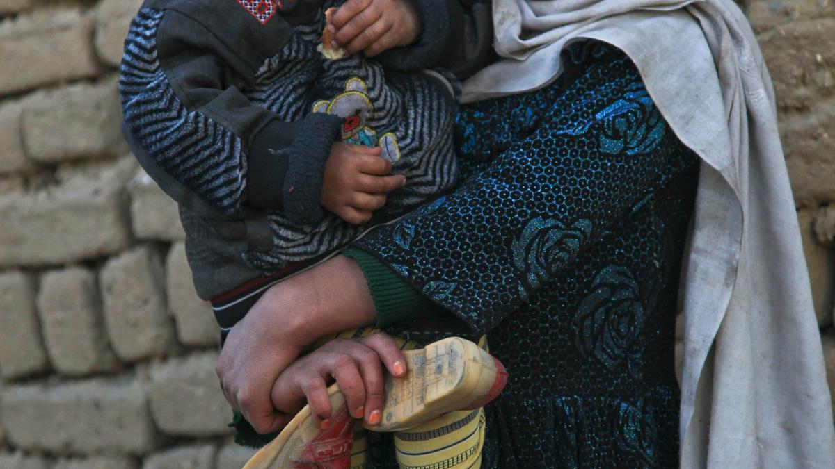 refugiati-romania-bani_87644800