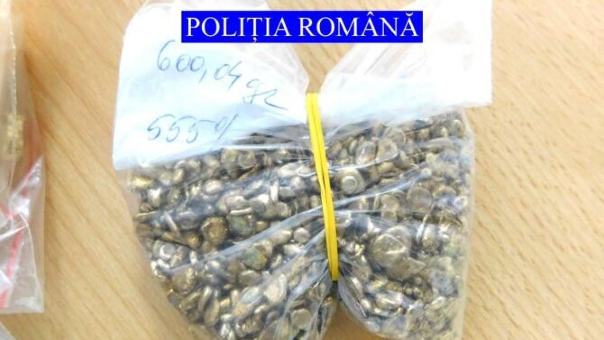sprc-ccprc-a6ase-kilograme-de-aur--confiscate--evaziune-fiscalaprc-ccprc-86-la-mai-multe-bijuterii_34354500