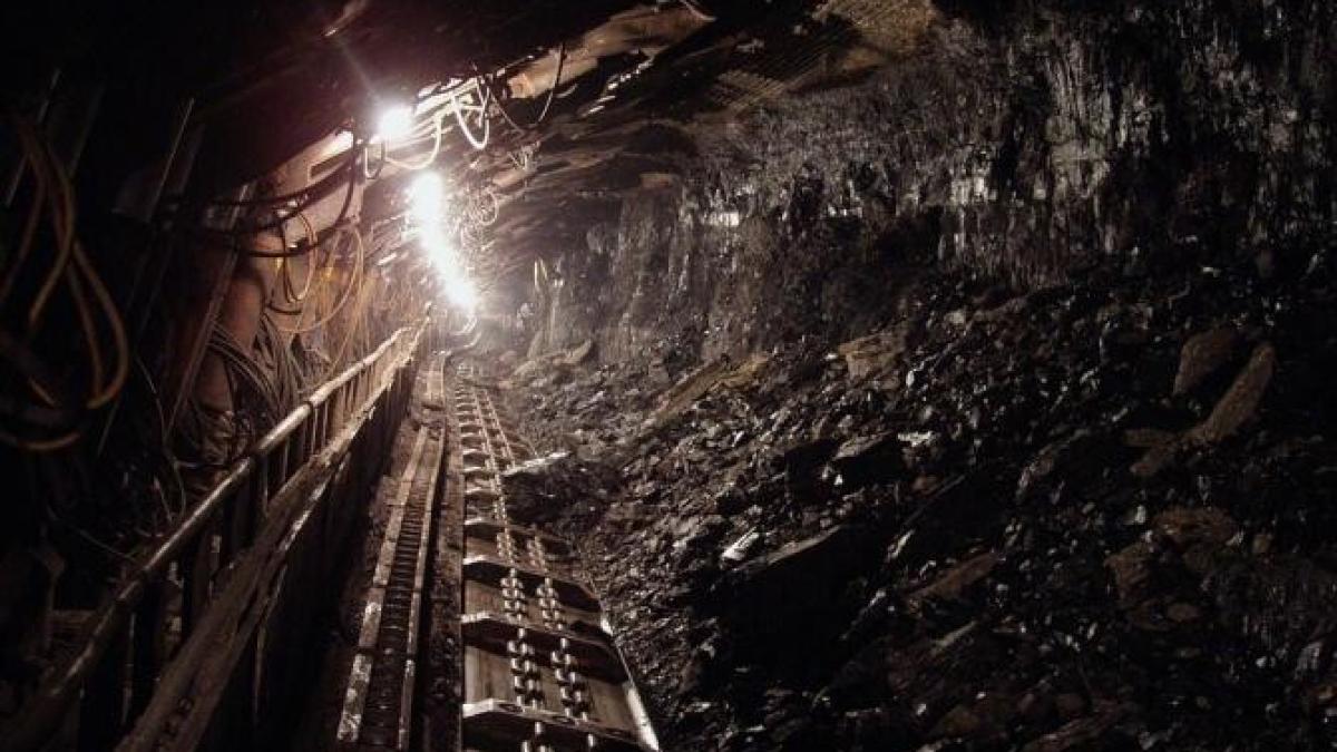 mineri-iprc-ccprc-82n-greva-foamei-iprc-ccprc-82n-fatprc-ccprc-a6a-guvernului--lider-sindical---pur-sprc-ccprc-a6i-simplu-ne-aruncaprc-ccprc-86-iprc-ccprc-82n-stradaprc-ccprc-86_80944000